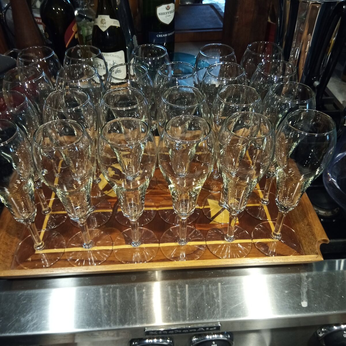 Set of 24 champagne flutes/white wine glasses