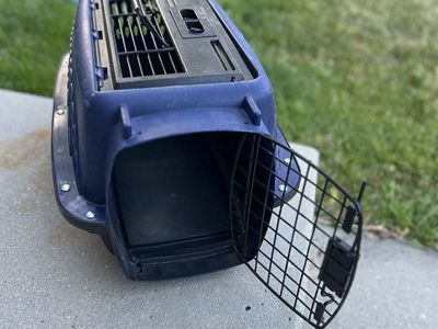 Small Pet Crate- Measurements in Discription