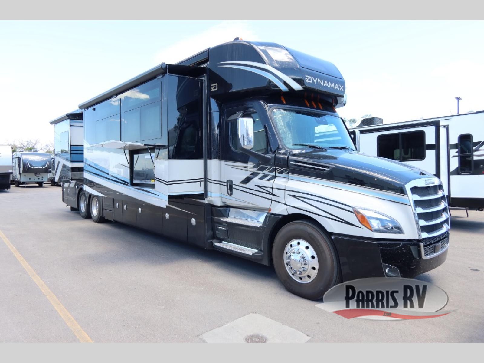 New 2026 Dynamax Grand Sport 45CB