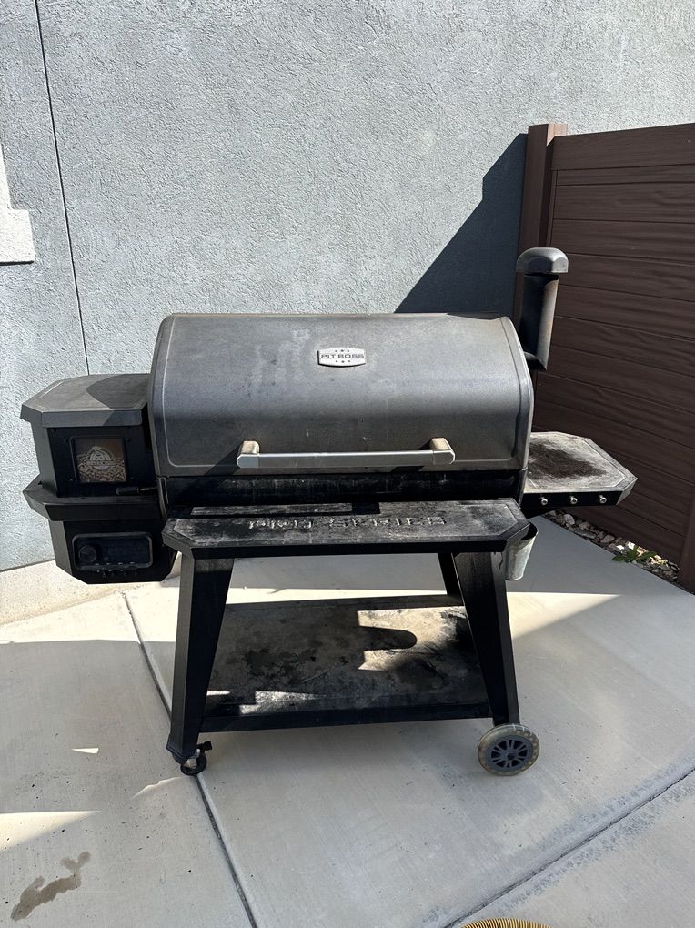Pit Boss Pro Series Smoker