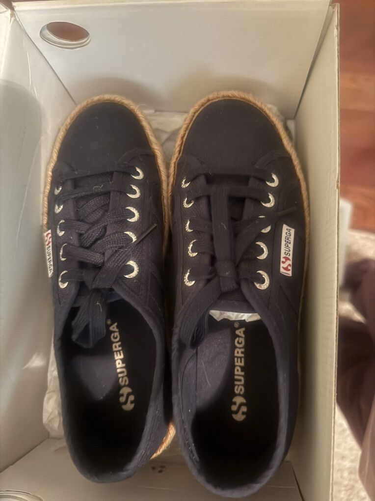 SUPERGA PLATFORM SNEAKERS -- 6.1/2