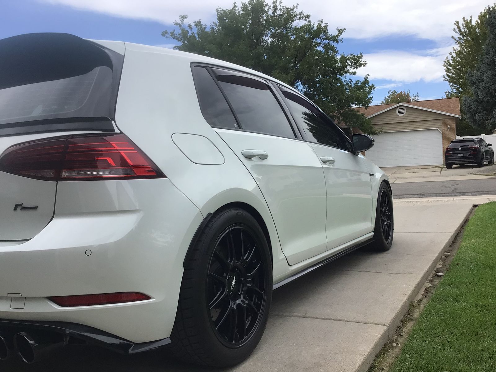 2018 Volkswagen Golf R 4Motion