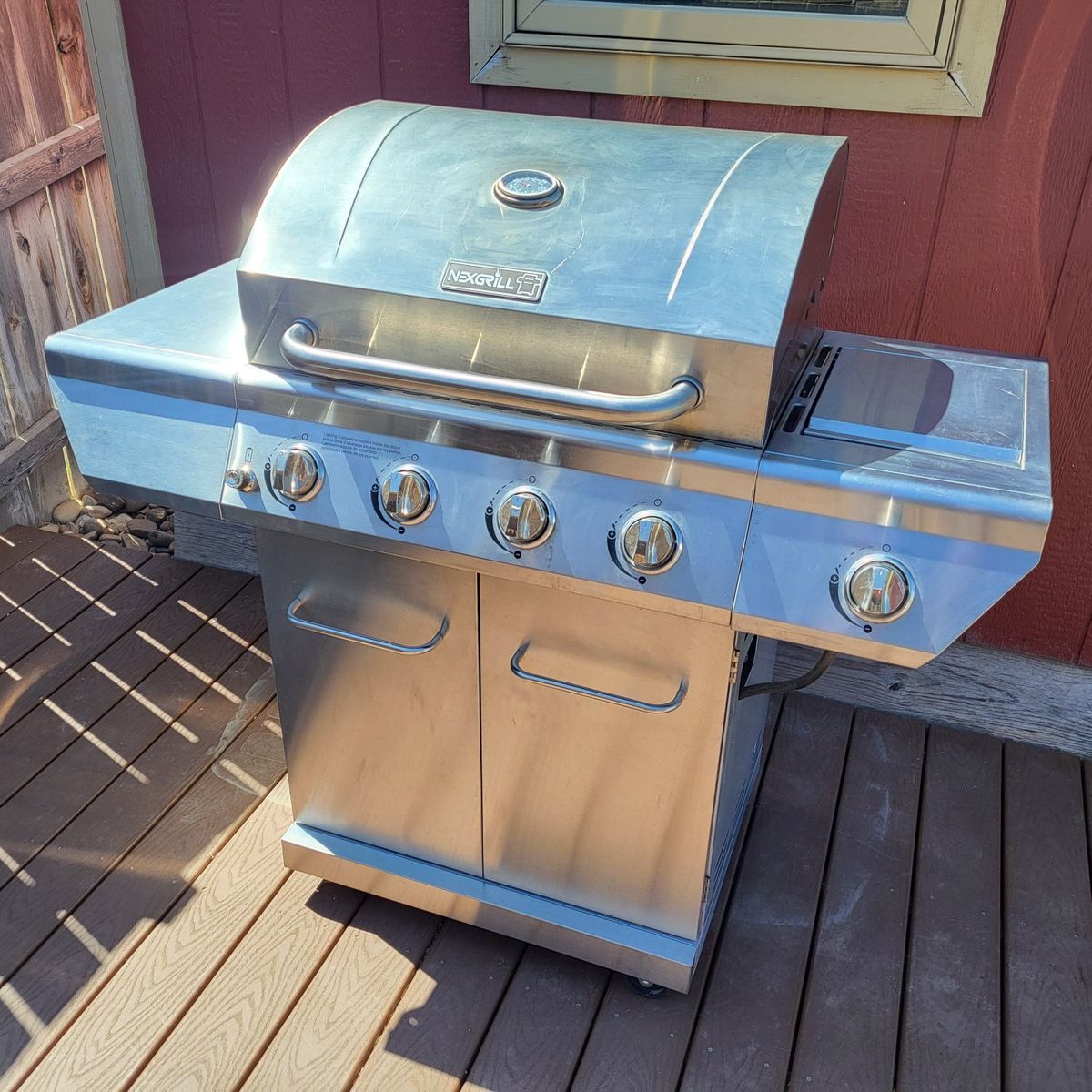 Nexgrill 4-burner Grill w/ full tank