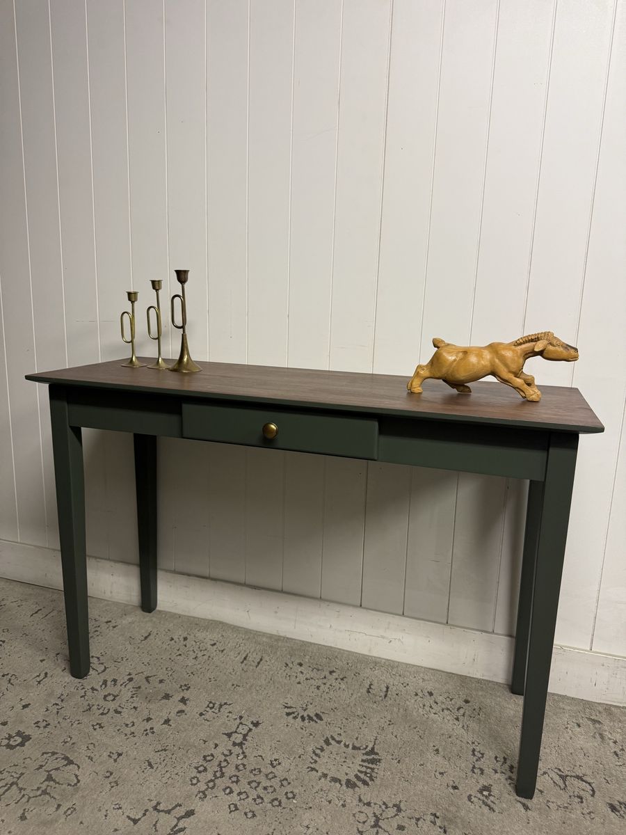 Solid green desk
