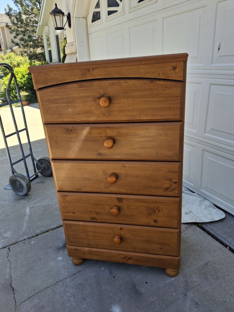 5 drawers dresser/lance 1