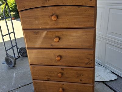 5 drawers dresser/lance 1