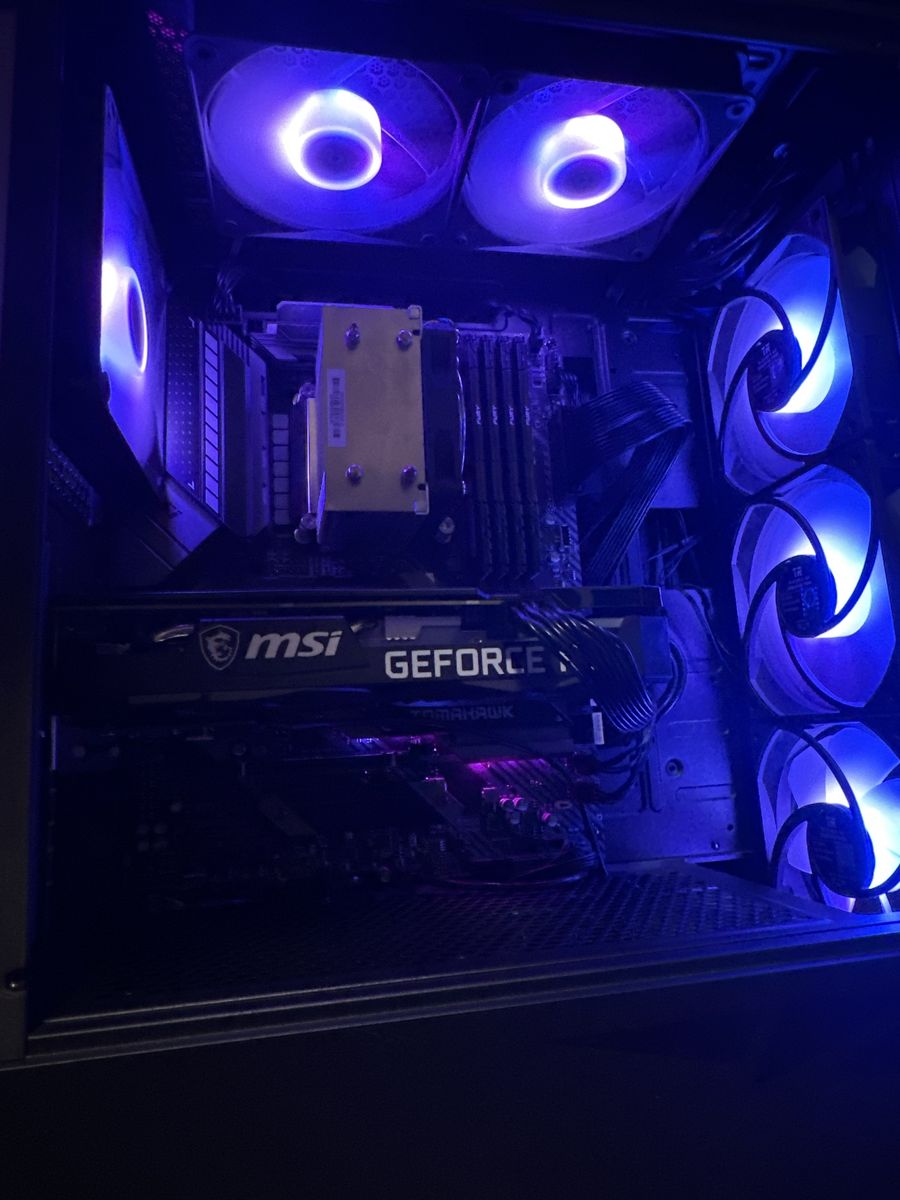 Gaming PC, intel core i5 11th gen, rtx 3050, 32gb ddr4 ram, msi case and msi 750 power supply.