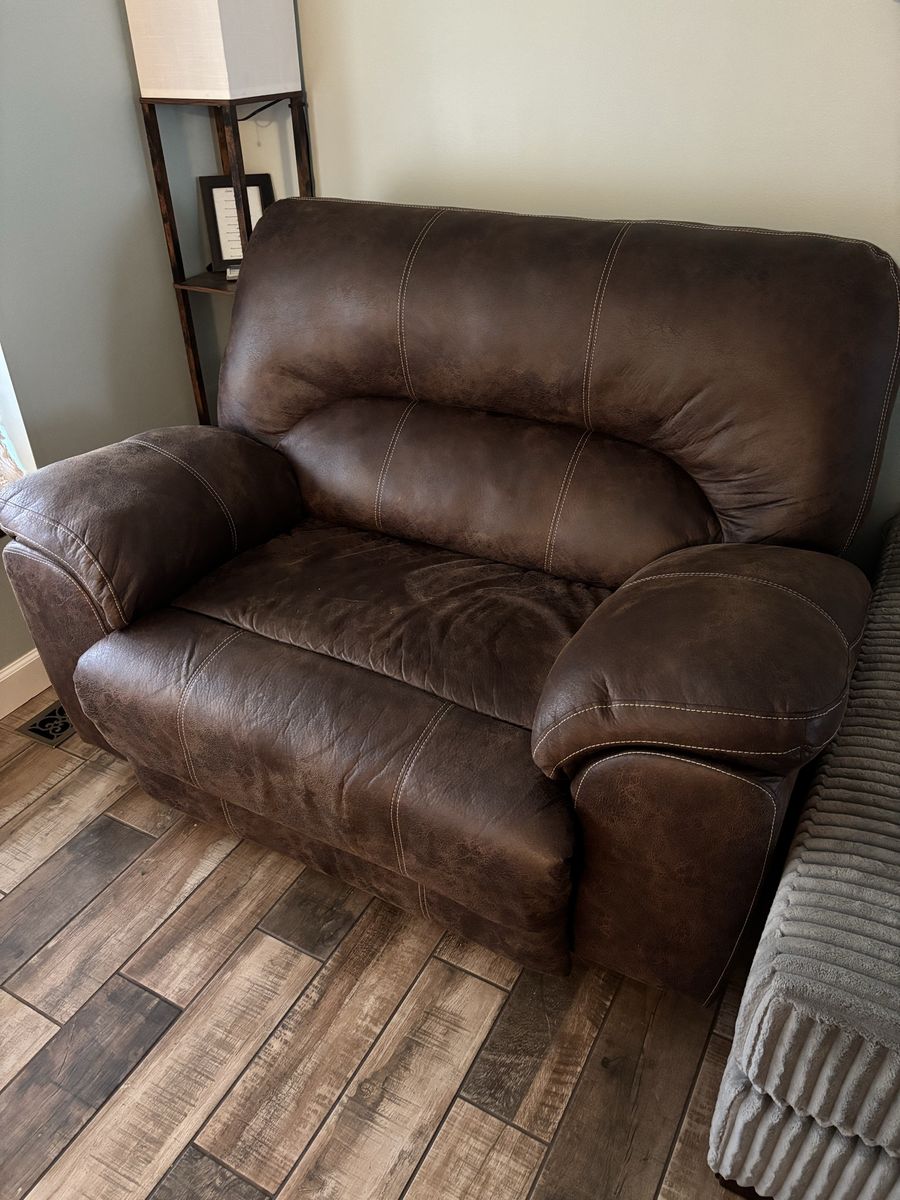 Reclining love seat