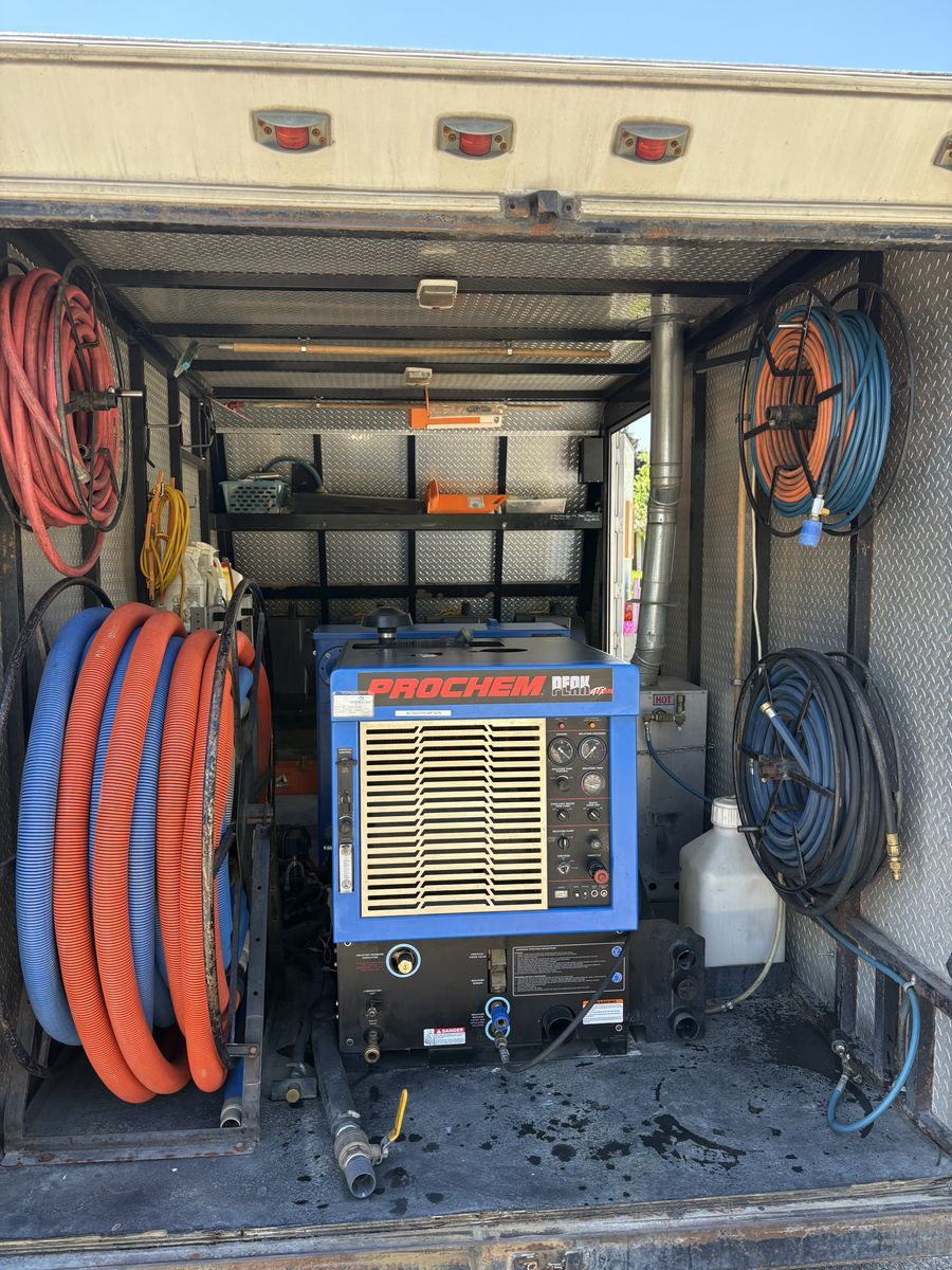 Carpet & Tile Cleaning Equipment