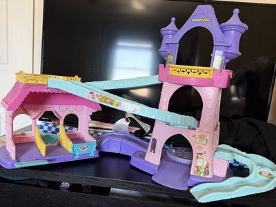 Klip Klop Princess castle little people