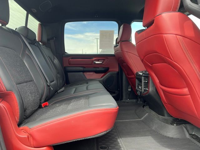 Main image 16