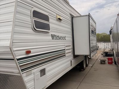2002 Wildwood 26' caMper