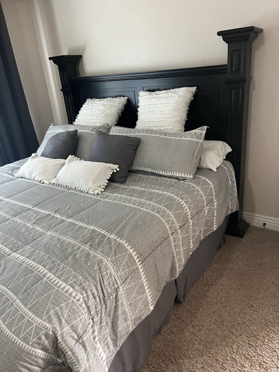 Nice Black king bed headboard, 80 inches long, 66 inches tall check pictures for Details and description