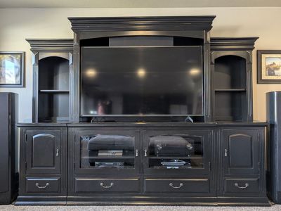 Beautiful 3‐Piece Entertainment Center