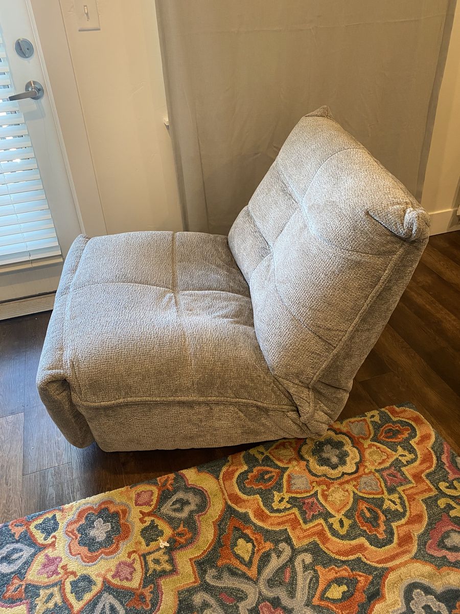 Free Chair