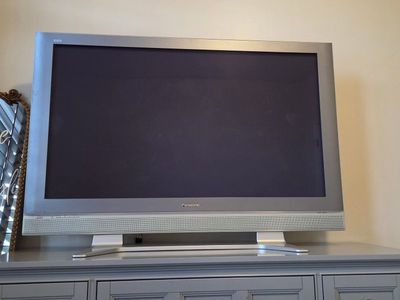 Panasonic Plasma TV 50'. TH-50PX6u