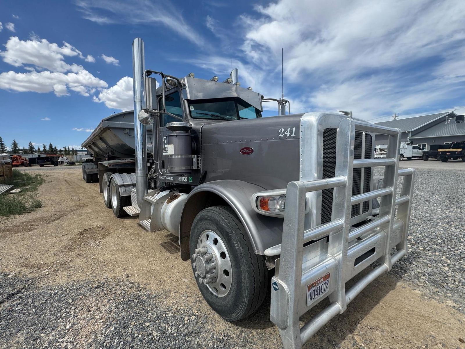 2011 Peterbilt 388 Day Cab