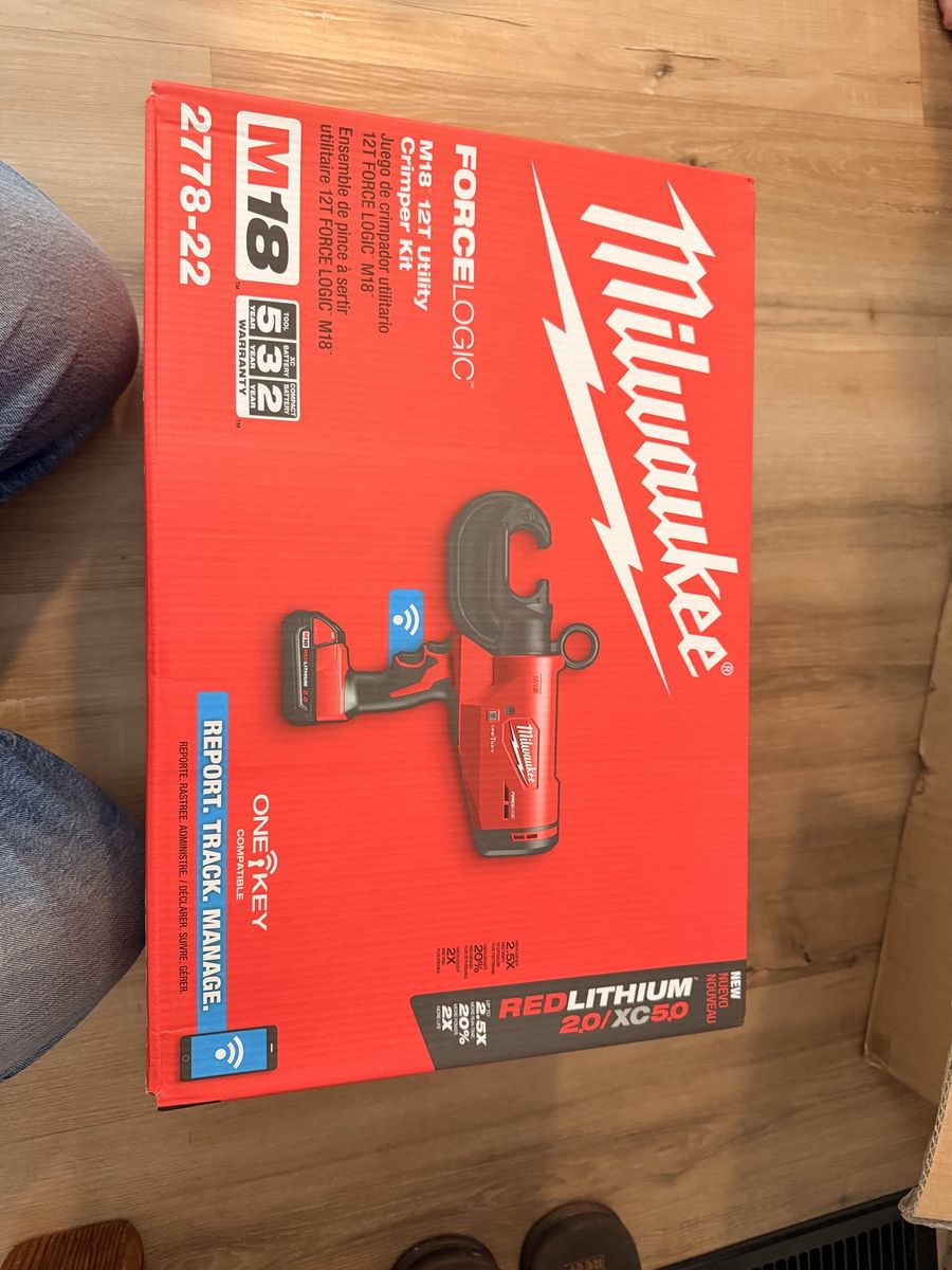 Milwaukee M18 FORCE LOGIC 12 Ton Crimper Kit 2778-22 with REDLITHIUM 2.0/XC5.0 Battery