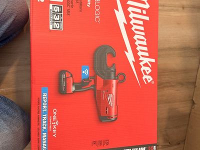 Milwaukee M18 FORCE LOGIC 12 Ton Crimper Kit 2778-22 with REDLITHIUM 2.0/XC5.0 Battery
