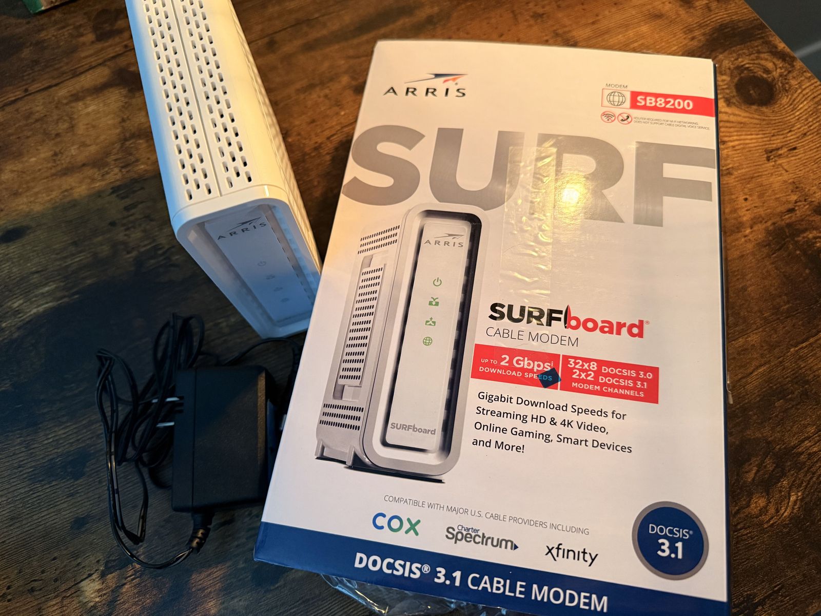 ARRIS - SURFboard SB8200 32 x 8 DOCSIS 3.1 Gig-Speed Cable Modem
