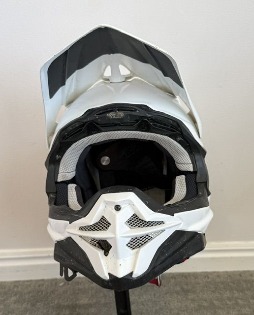 Main image 6
