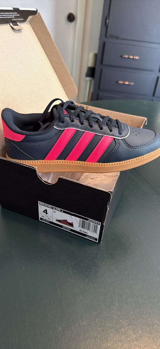 Adidas BREAKNET SLEEK J Navy Blue & Hot Pink Sneakers - Size 4 Youth with Gum Sole