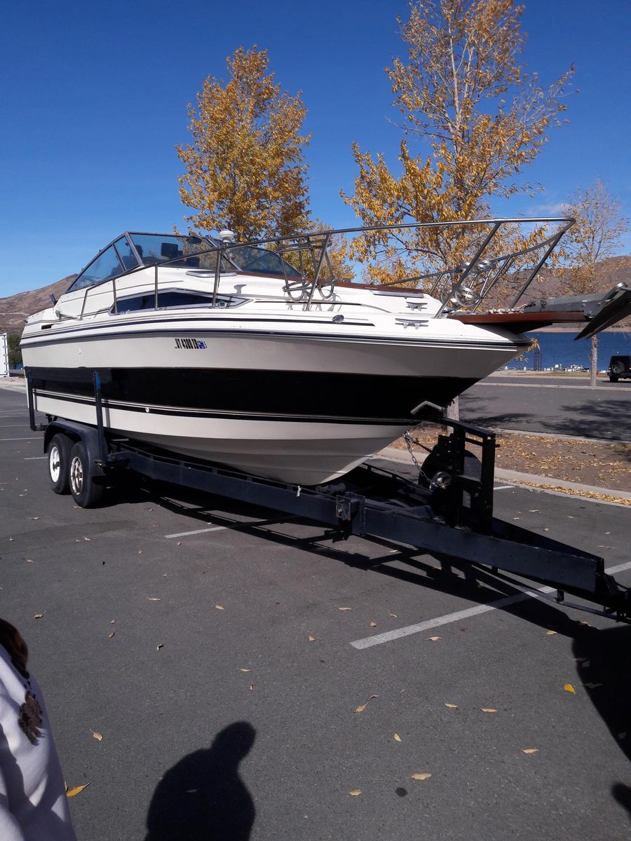 1986 Sea Ray Sundancer 250. 5900$ OBO