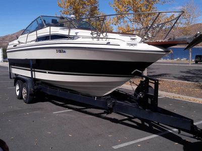 1986 Sea Ray Sundancer 250. 5900$ OBO