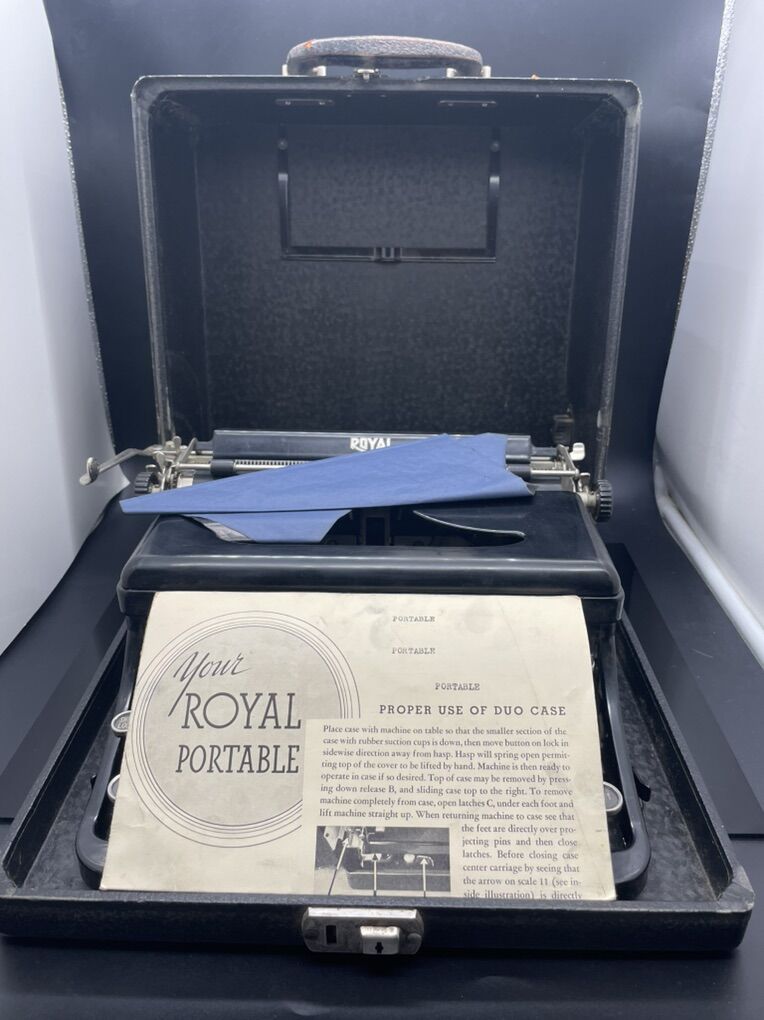 Working Antique 1930s-1940s Royal Typewriter