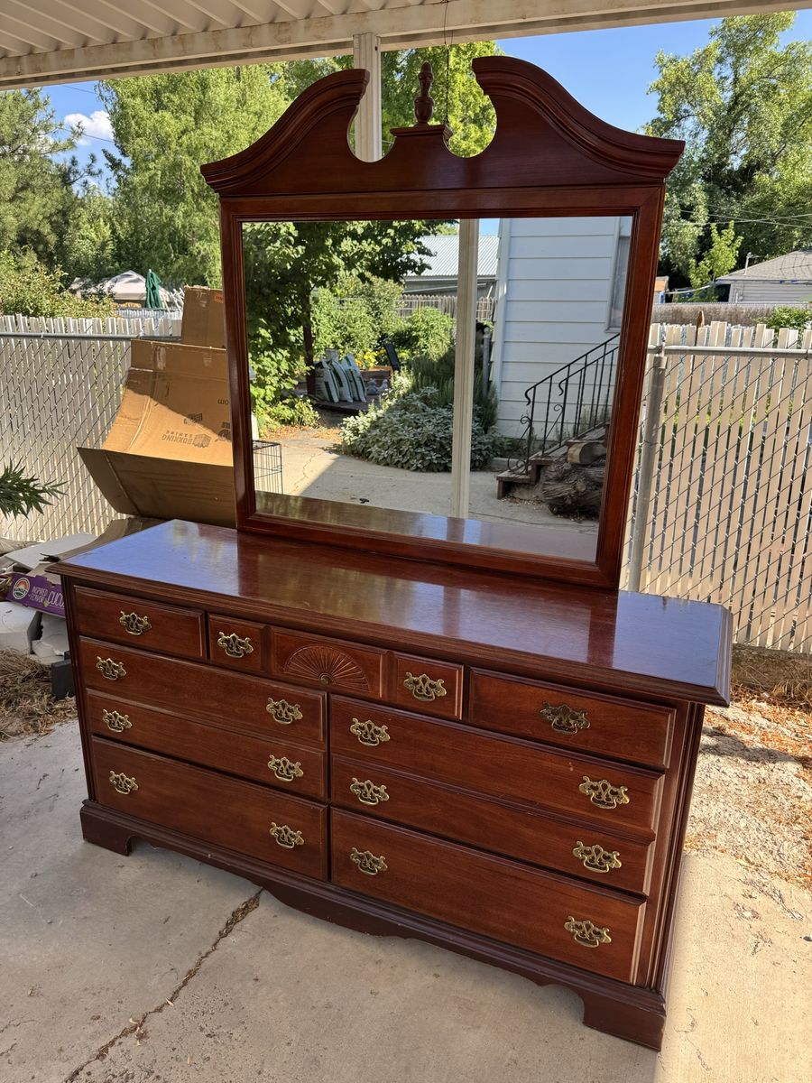 Wooden dresser with vanity mirror (61x18x32" high or 76" with mirror)