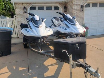 Barely used 2019 Yamaha FXHO Cruiser Waverunners