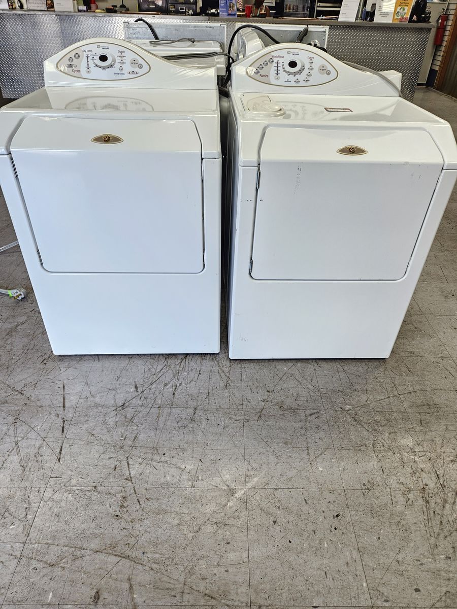 Maytag  Washer and Dryer Set White Front Load