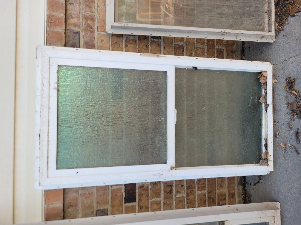 Window with privacy glass 23.5" X 47.5"