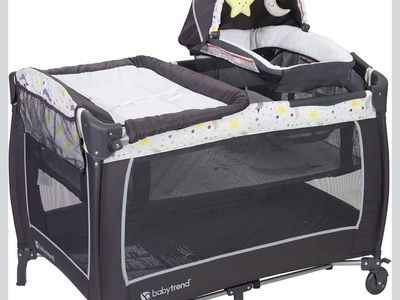 Baby Trend Pack and Play Basinet Playpen