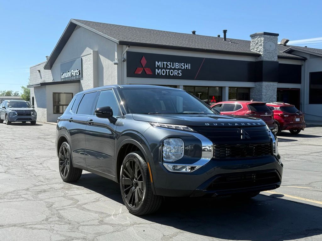 2026 Mitsubishi Outlander LE