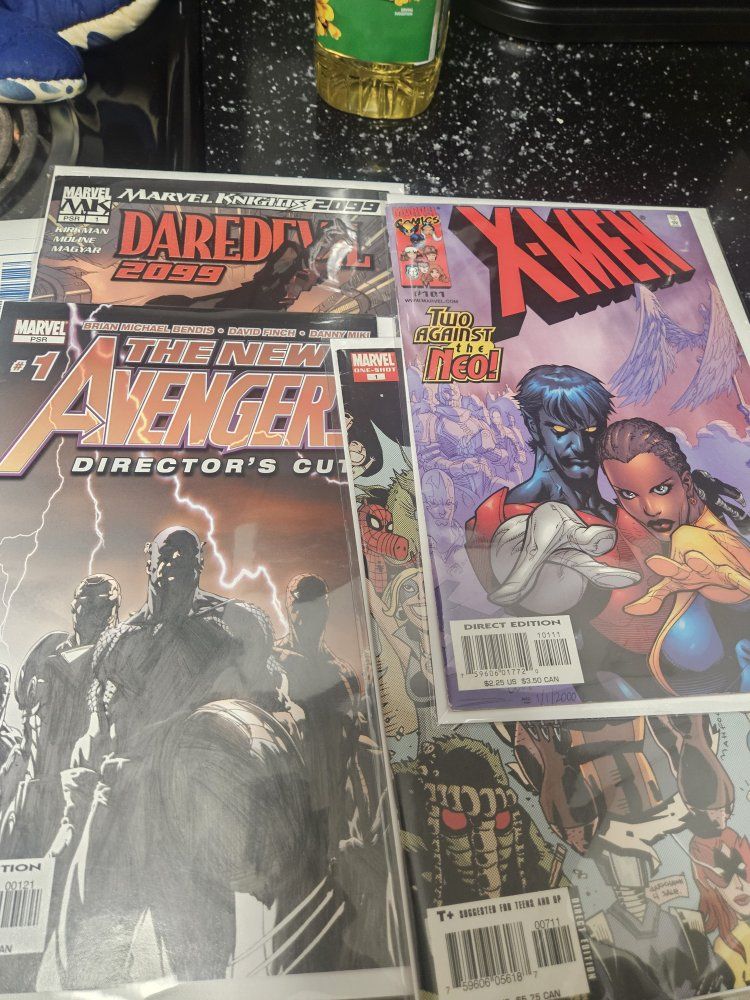 Marvel Comics Lot: X-Men, The New Avengers, Daredevil 2099 - Direct Edition Collector Set