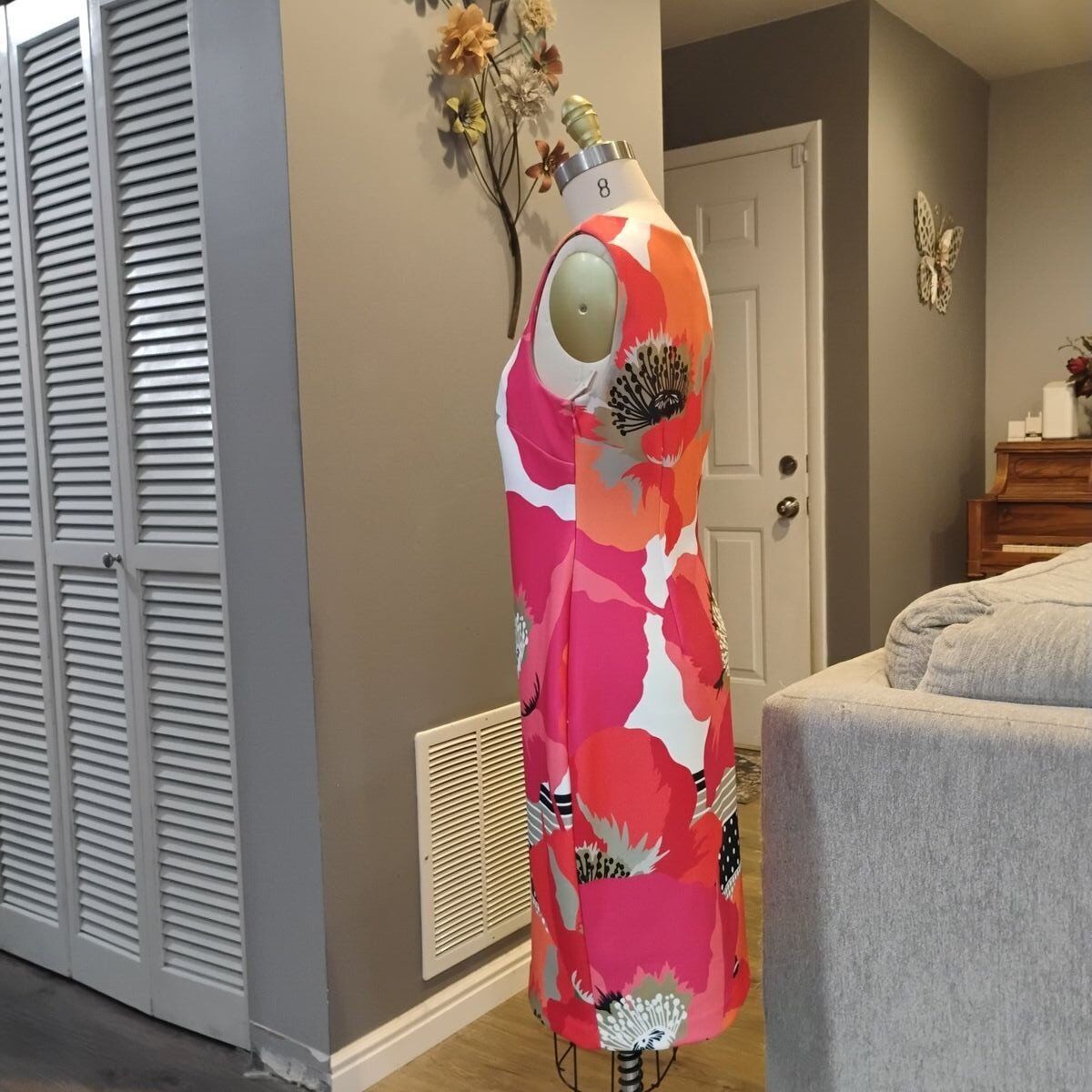 Calvin Klein Sheath Dress Size 8
Floral-Prin