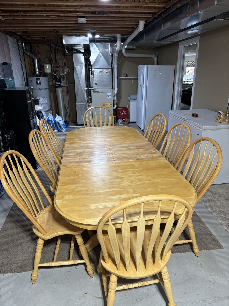 Dining table and 8 chairs