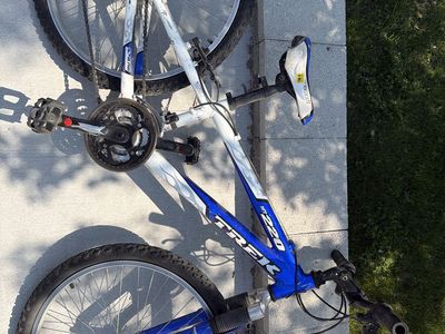 Trek MT 220 24" Wheel Kids' Mountain Bike - Blue/White, Front Suspension
