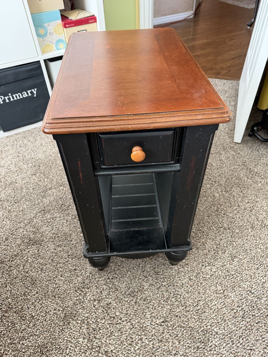 Black/wood Finish Wood End Table with Drawer & Storage