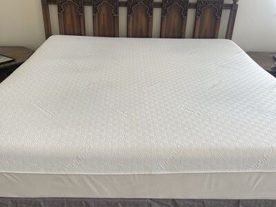 Vintage King Size Bed Headboard, Frame and Tempur-pedic Mattress