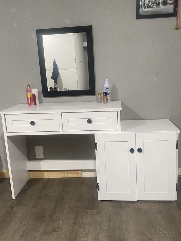Dressers Vanity