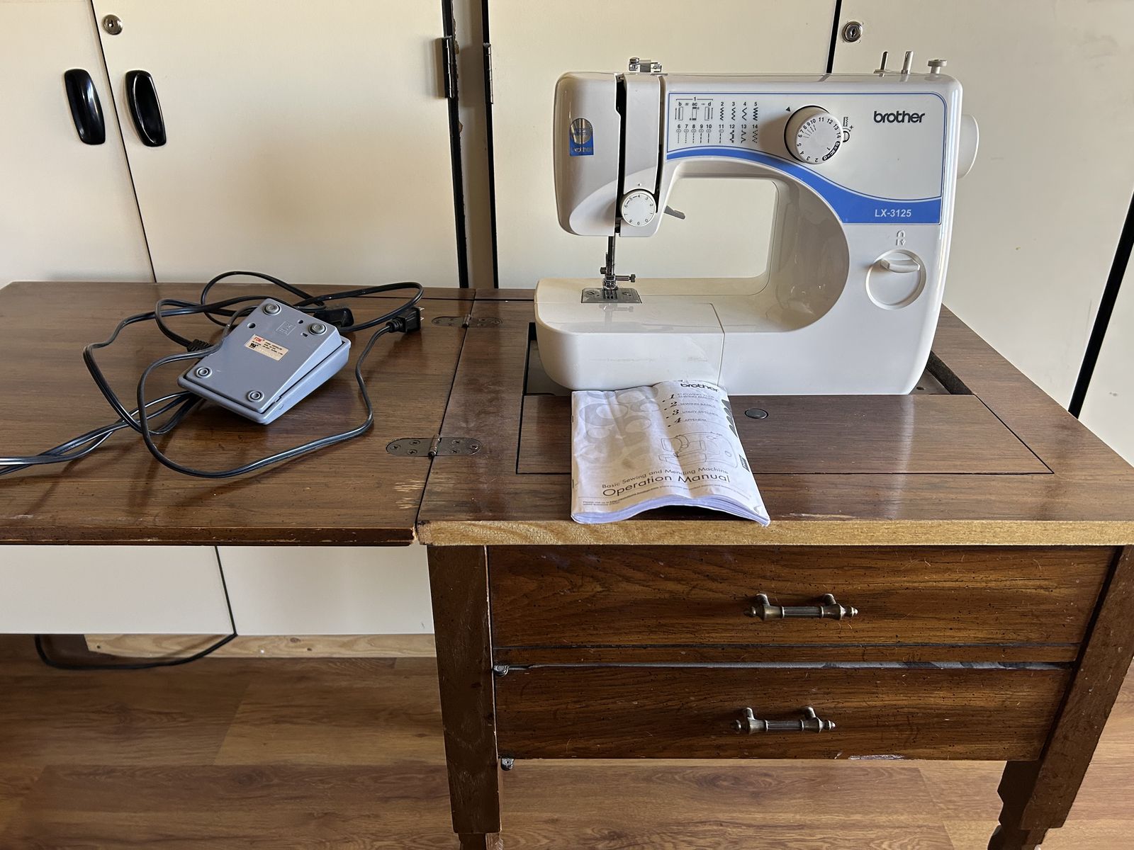 Sewing Machine With Cabinet