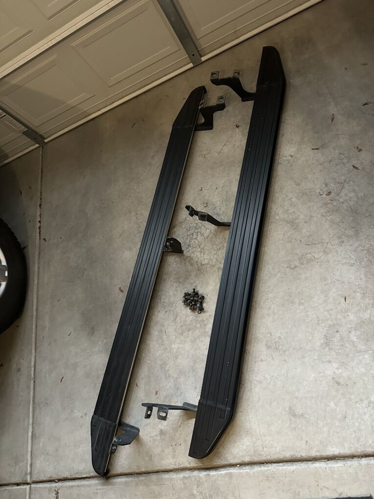 Ford Ranger 2019-23 Black Horse Running Board