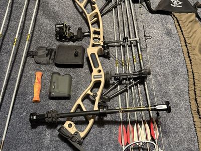 Elite Terrain Compound Bow 45-60 lb Tan with Accessories and Arrows