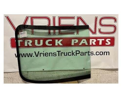 Freightliner Cascadia Right Windshield Glass for a Sunshine