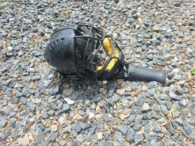 catchers helmet L/XL