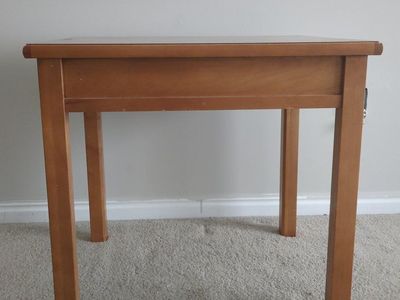 Classic Wooden End Table / Accent Side Table