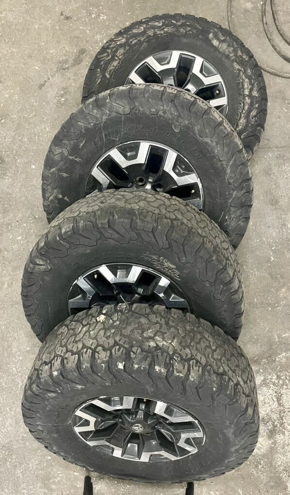 Toyota Tacoma Alloy Wheels (Set)