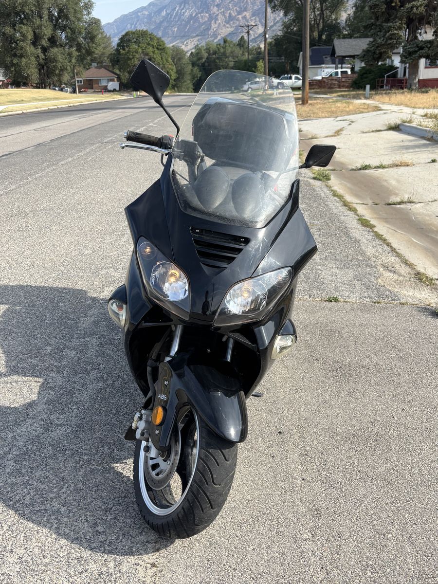 Roketta 200cc moped 